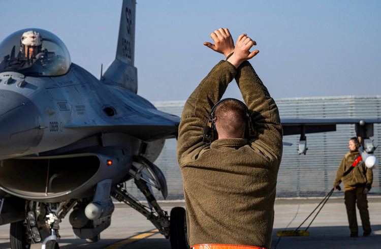 Des F-16 pour l’Ukraine : sous quelles conditions, avec quelles conséquences ?