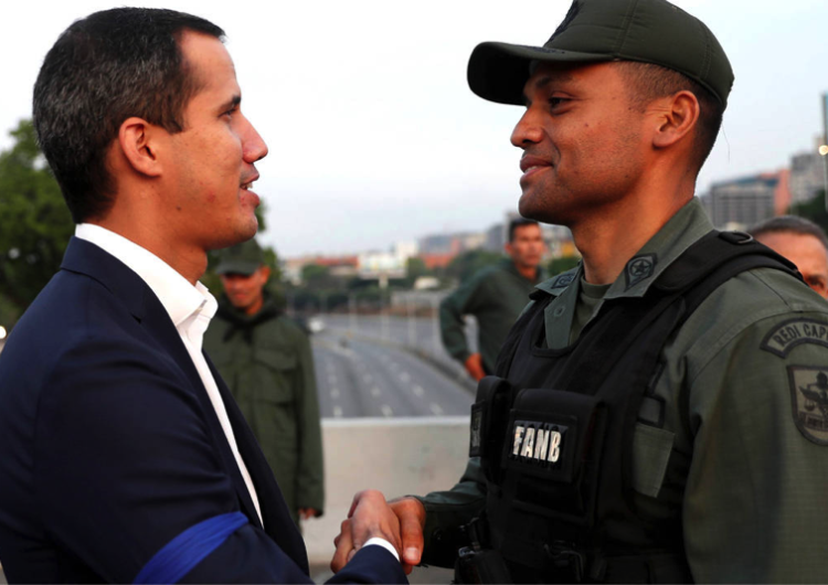 Vénézuéla : offensive de Juan Guaido pour gagner le soutien des forces armées